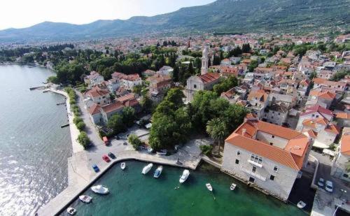 Apartments Ena Kaštela エクステリア 写真